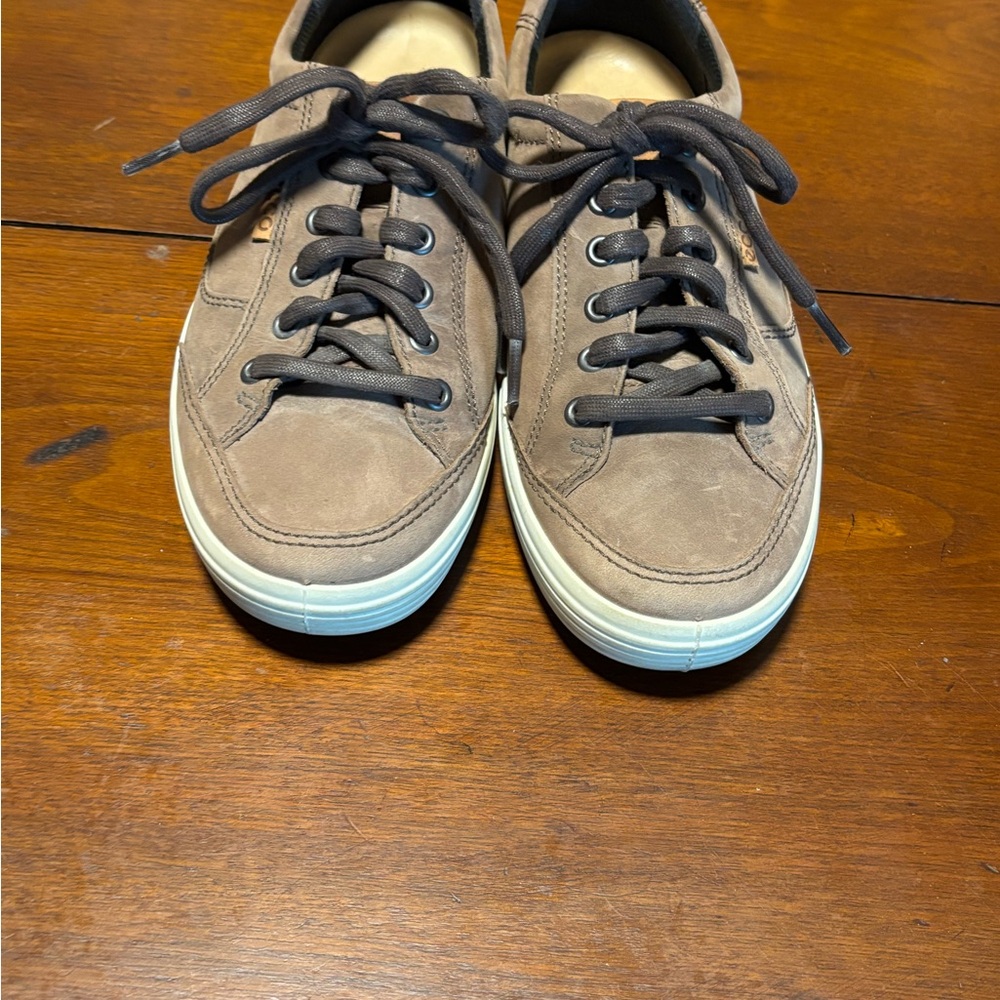 ECCO Soft 7 Metallic Pewter Side Zip Danish Design Sneaker Women Size 9 EU 40